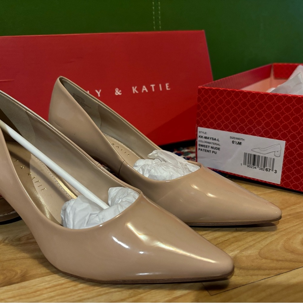 Kelly and Katie Nude Maysa Pump 6.5